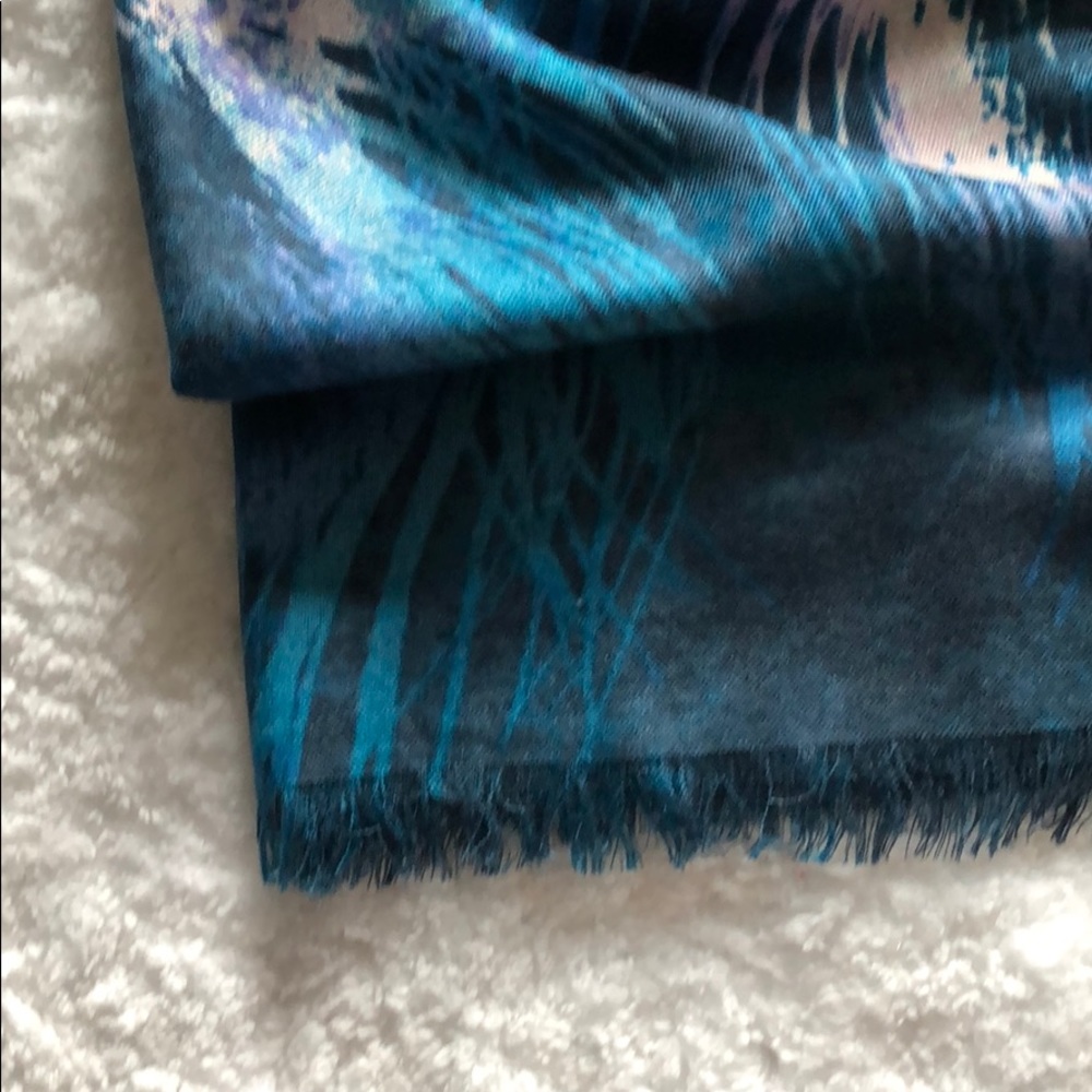 Scarf - Picture 4 of 10